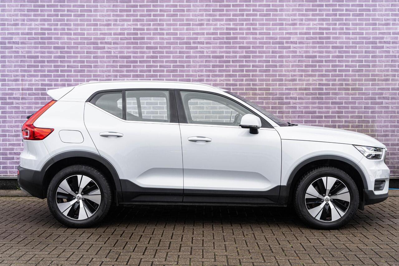 Volvo XC40 Plug-in Hybrid T5 Inscription Expression | Camera | Adaptive Cruise Control | DAB | Climate control | Parkeersensoren Voor + Achter | Carplay | Volvo On Call |