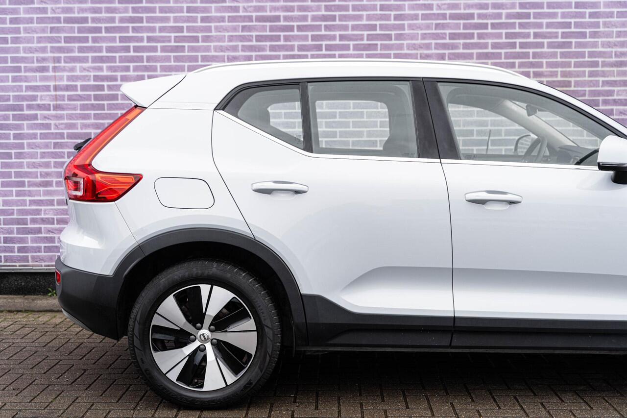 Volvo XC40 Plug-in Hybrid T5 Inscription Expression | Camera | Adaptive Cruise Control | DAB | Climate control | Parkeersensoren Voor + Achter | Carplay | Volvo On Call |