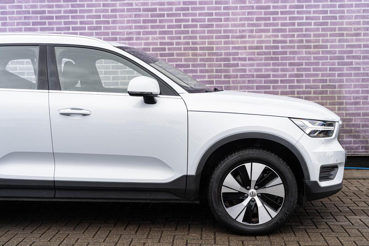 Volvo XC40 Plug-in Hybrid T5 Inscription Expression | Camera | Adaptive Cruise Control | DAB | Climate control | Parkeersensoren Voor + Achter | Carplay | Volvo On Call |