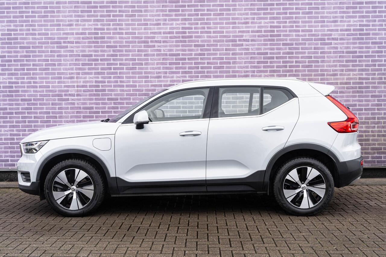 Volvo XC40 Plug-in Hybrid T5 Inscription Expression | Camera | Adaptive Cruise Control | DAB | Climate control | Parkeersensoren Voor + Achter | Carplay | Volvo On Call |