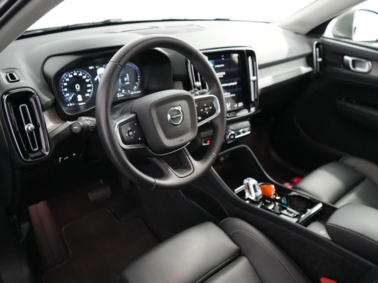 Volvo XC40 1.5 T4 Recharge Inscription Expression | BLIS | Pano | H&K | 360 Camera | Leer |