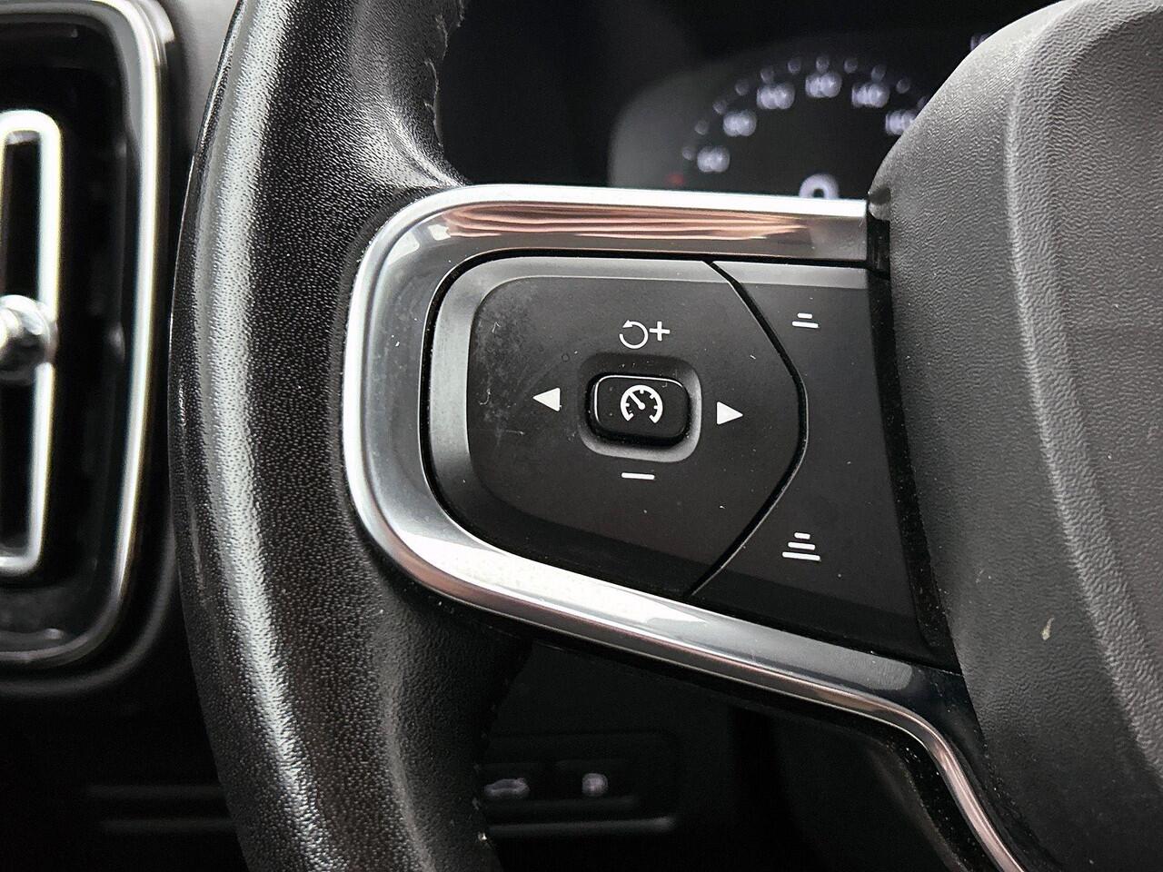 Volvo XC40 1.5 T4 Recharge R-Design Expression Auto. Navigatie Apple Carplay/ Android Auto Camera Parkeersensoren achter Adaptive Cruise Control Full Led Virtual Cockpit Climate Control Lichtmetalen velgen