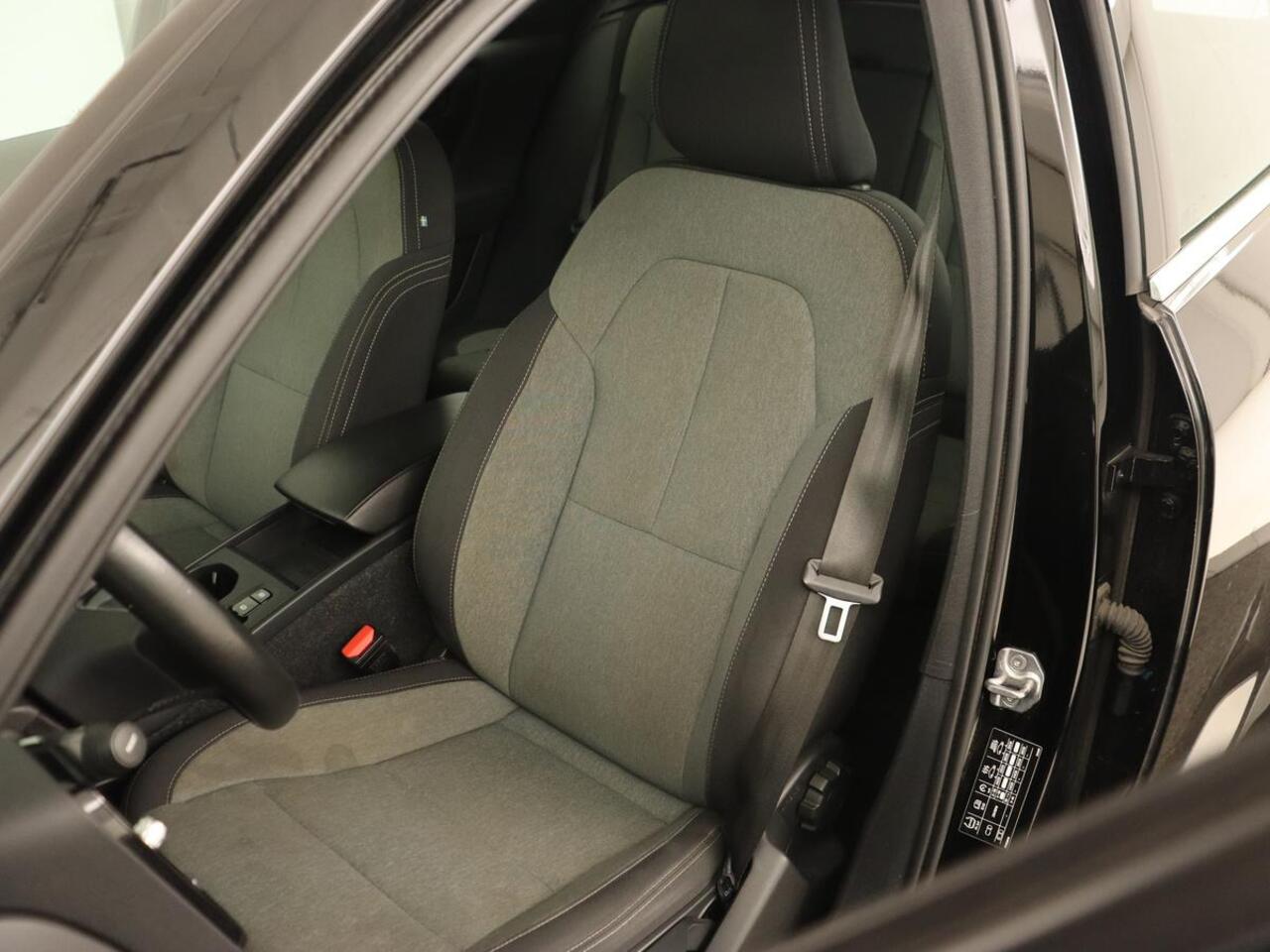 Volvo XC40 1.5 T4 Recharge Inscription Expression | Trekhaak | Carplay | Navigatie | Climate control | Parkeerhulp | Cruise control | Full LED | PHEV | Plug In