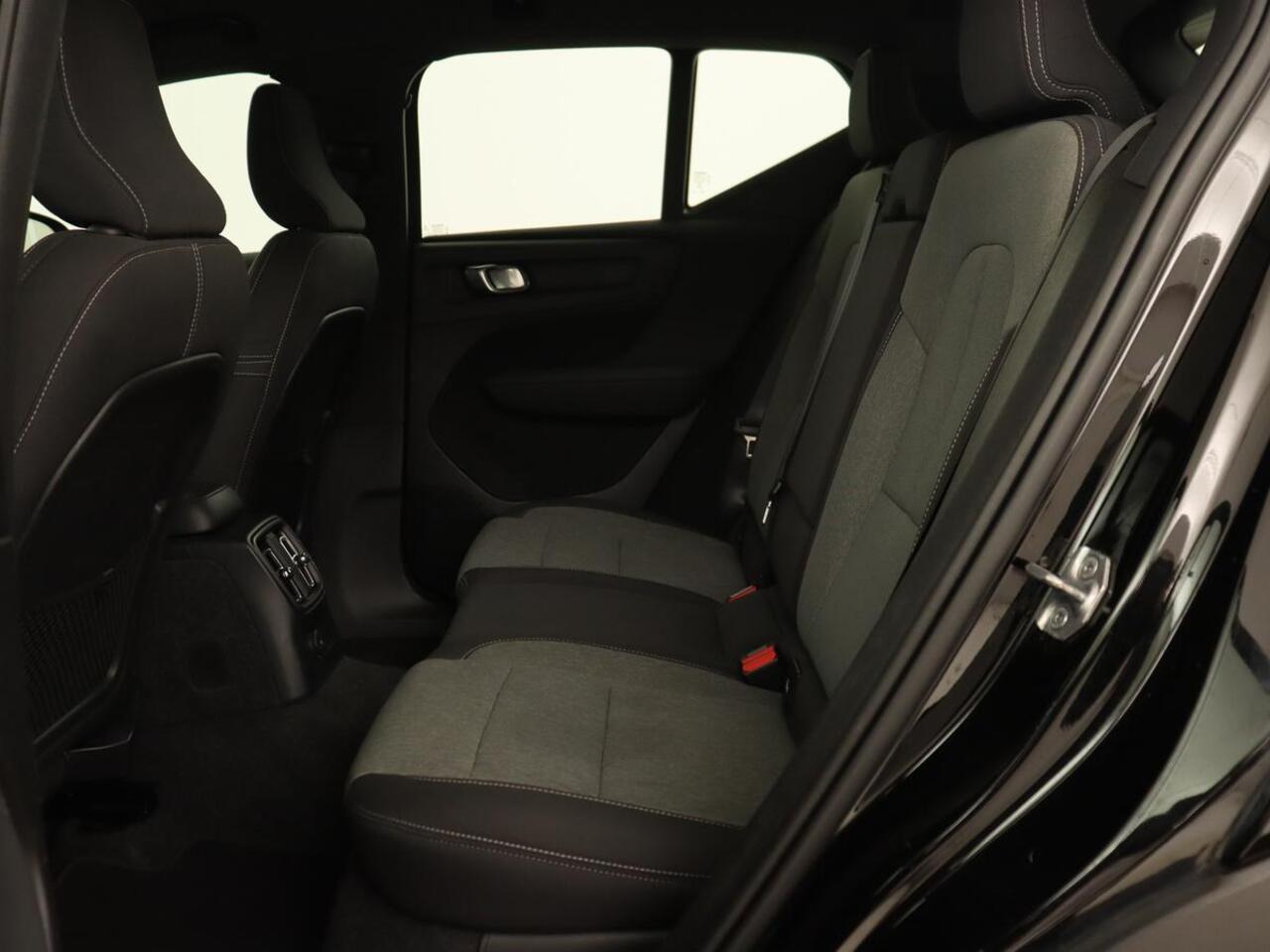 Volvo XC40 1.5 T4 Recharge Inscription Expression | Trekhaak | Carplay | Navigatie | Climate control | Parkeerhulp | Cruise control | Full LED | PHEV | Plug In