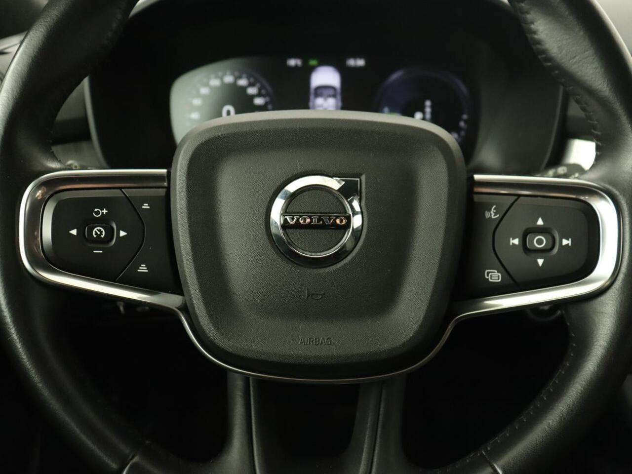 Volvo XC40 1.5 T4 Recharge Inscription Expression | Trekhaak | Carplay | Navigatie | Climate control | Parkeerhulp | Cruise control | Full LED | PHEV | Plug In