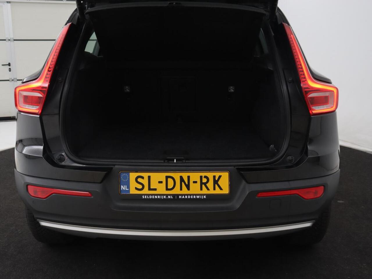 Volvo XC40 1.5 T4 Recharge Business | Adaptive cruise | Camera | Carplay | Navigatie | Full LED | 18'' | Parkeerhulp | Digital Cockpit | PHEV | Plug In