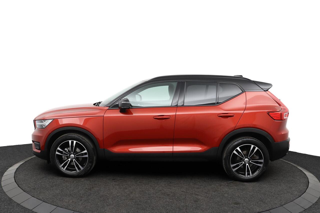 Volvo XC40 1.5 T2 R-Design Parkeer sensoren | Dodehoek | Dealer onderhouden | Parkeercamera | Elektrische kofferklep