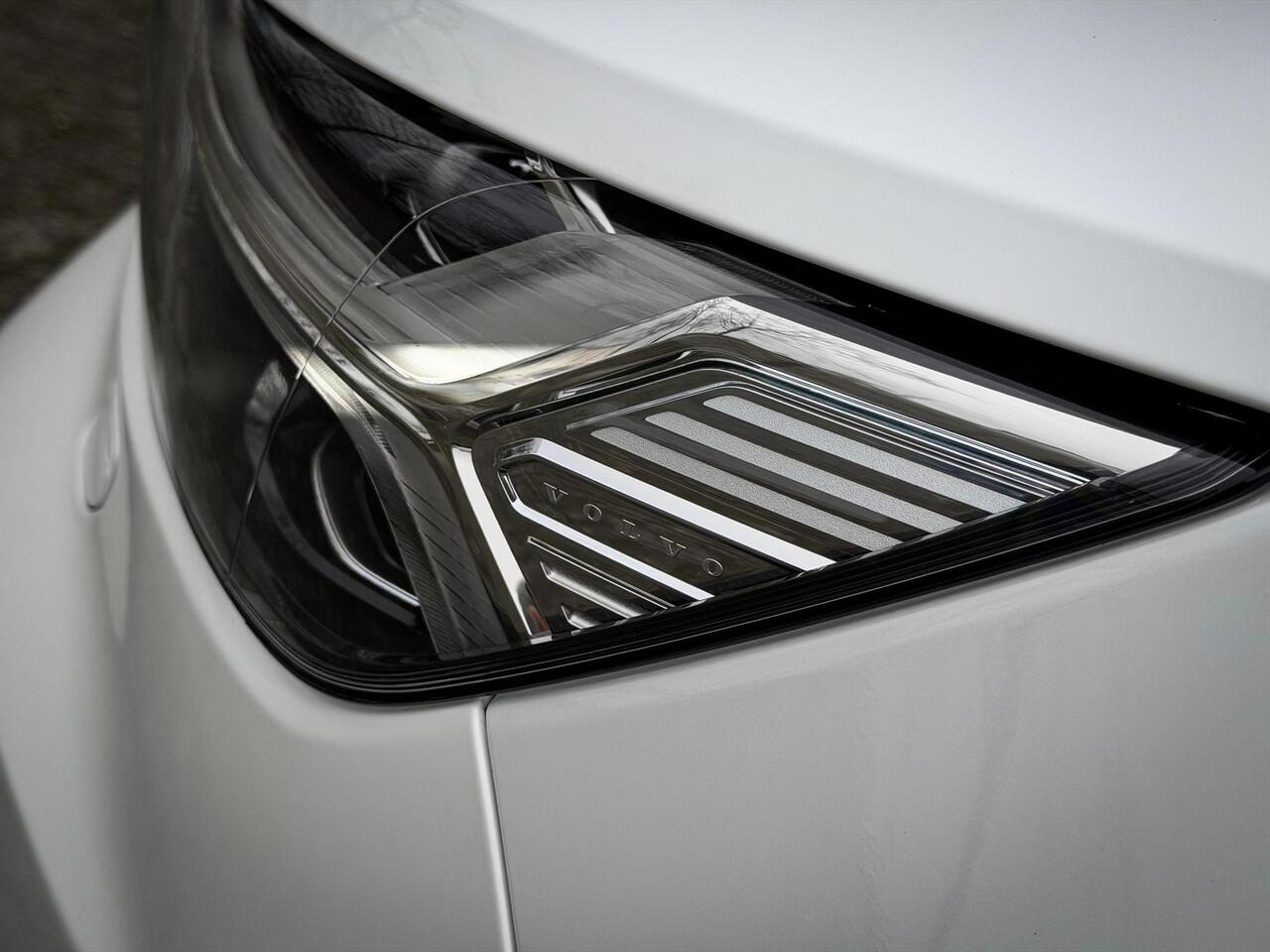 Volvo XC40 1.5 T5 Recharge R-Design Expression Panorama|360 camera|Trekhaak|Winterpack