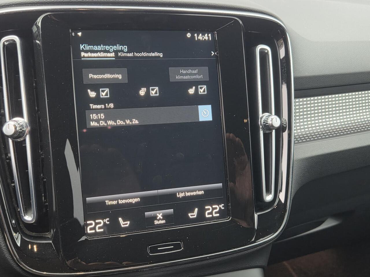 Volvo XC40 T5 Plug-in Hybride R-Design Aut. | Adaptive Cruise Control | Trekhaak | Dodehoekdetectie | Harman-Kardon Audio | Navigatie | Climate Control | Stoelverwarming/Stuurwielverwarming