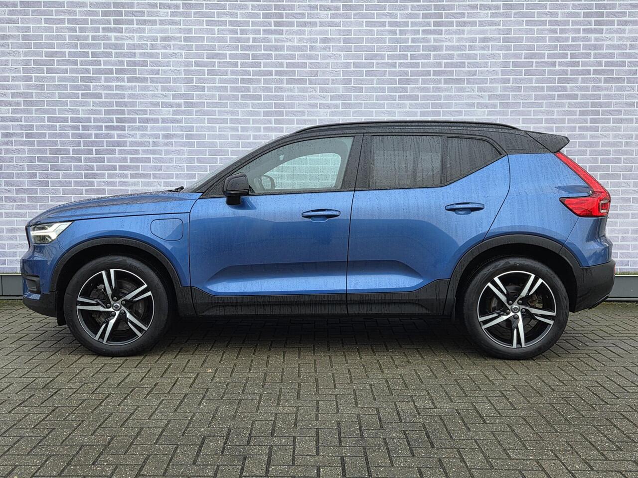 Volvo XC40 T5 Plug-in Hybride R-Design Aut. | Adaptive Cruise Control | Trekhaak | Dodehoekdetectie | Harman-Kardon Audio | Navigatie | Climate Control | Stoelverwarming/Stuurwielverwarming