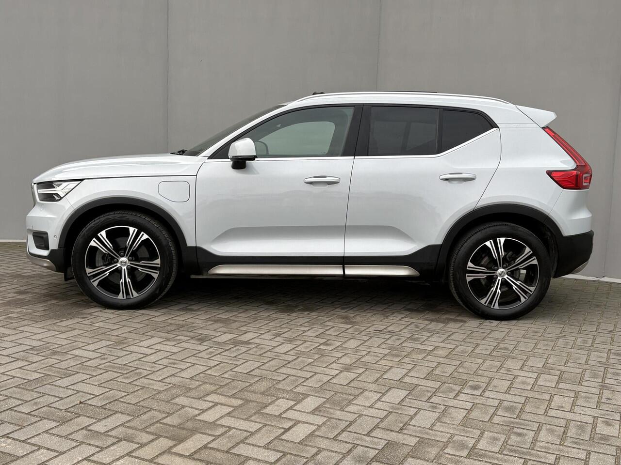 Volvo XC40 1.5 T5 Recharge Business Pro / Plug-in Hybrid / SOH 91,7% / Schuif & Kanteldak / Achteruitrijcamera / Stoel & Stuurverwarming / Harman&Kardon Audio / Elektrische Achterklep /
