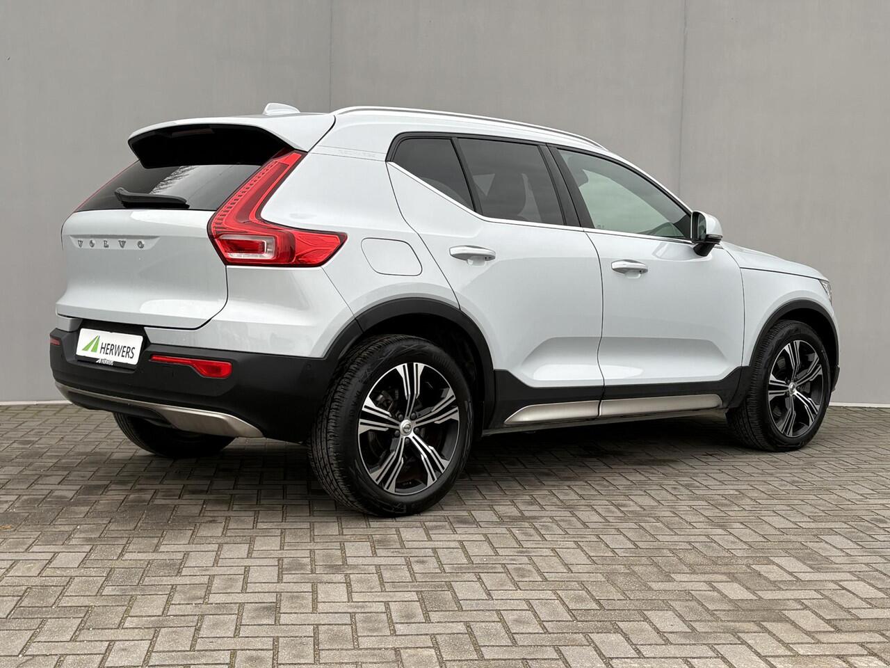 Volvo XC40 1.5 T5 Recharge Business Pro / Plug-in Hybrid / SOH 91,7% / Schuif & Kanteldak / Achteruitrijcamera / Stoel & Stuurverwarming / Harman&Kardon Audio / Elektrische Achterklep /