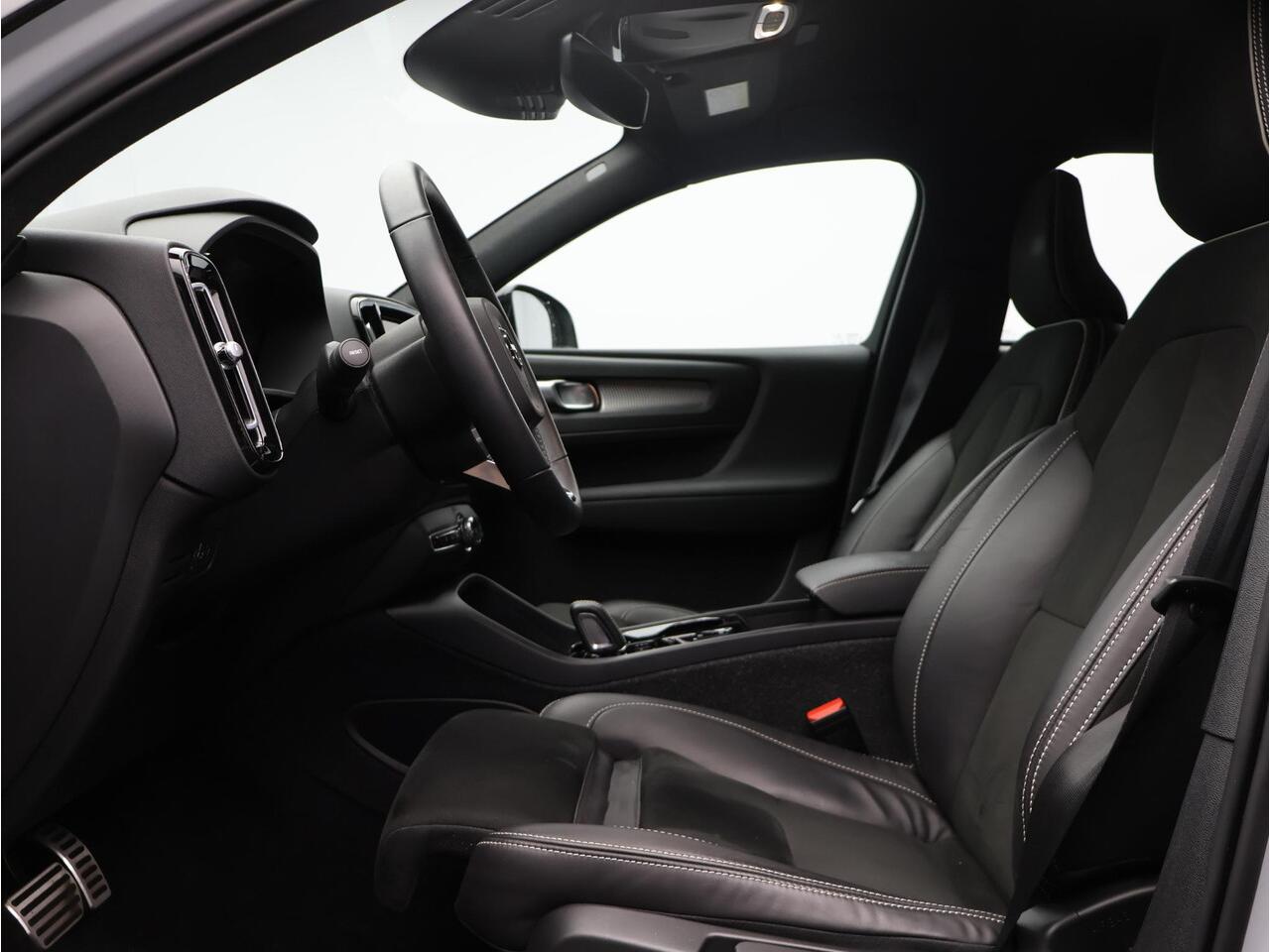 Volvo XC40 T4 Recharge R-Design / Trekhaak / Stoel+stuurwielverwarming