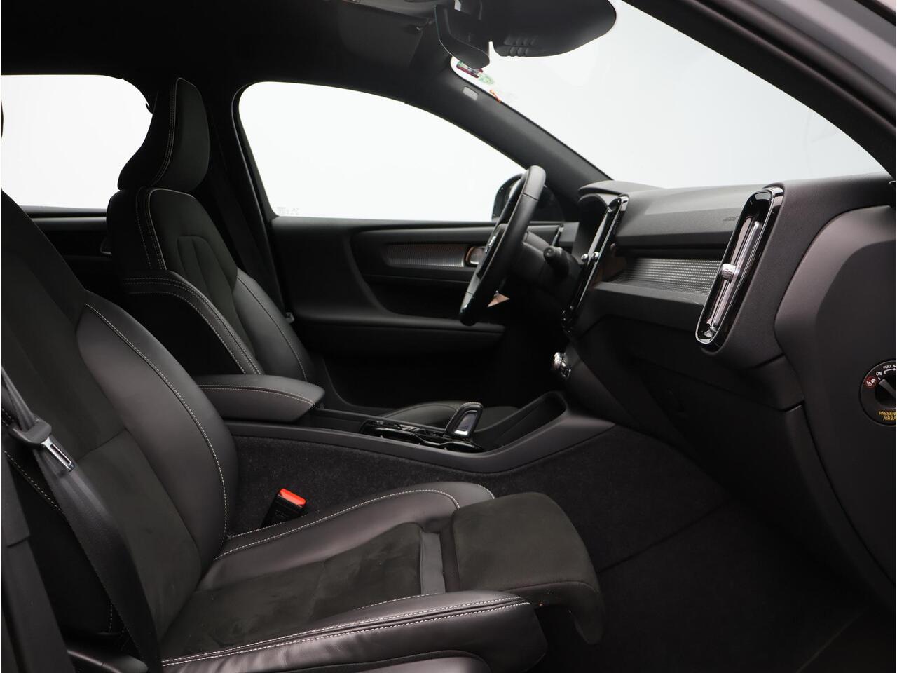 Volvo XC40 T4 Recharge R-Design / Trekhaak / Stoel+stuurwielverwarming