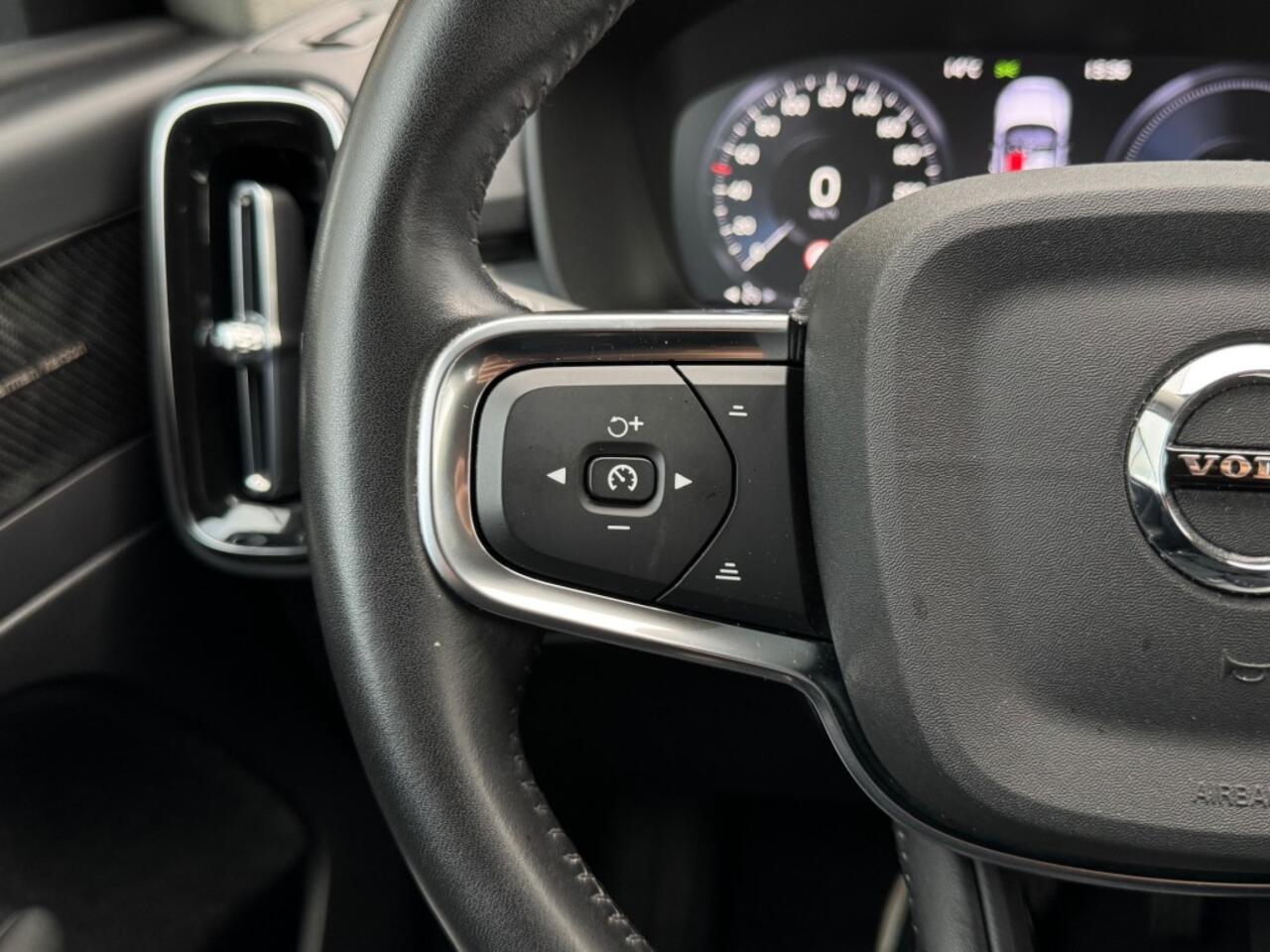 Volvo XC40 1.5 T5 Recharge Inscription - navi - carplay/android elec achterklep