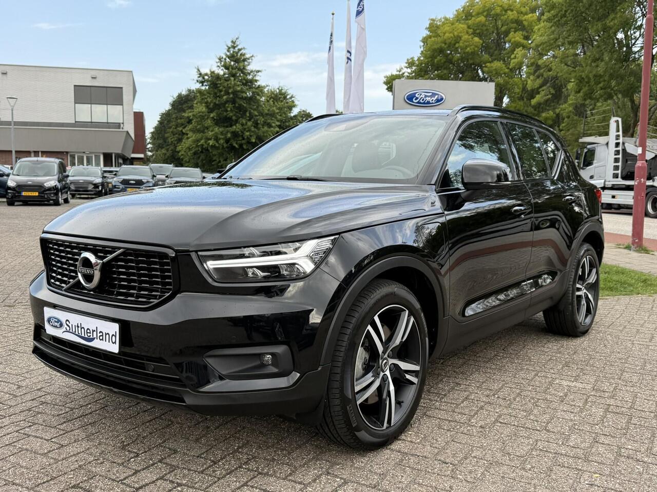 Volvo XC40 1.5 T4 Recharge R-Design 210pk | Parking pack | Draadloos opladen | PHEV | 1.800kg Trekgewicht
