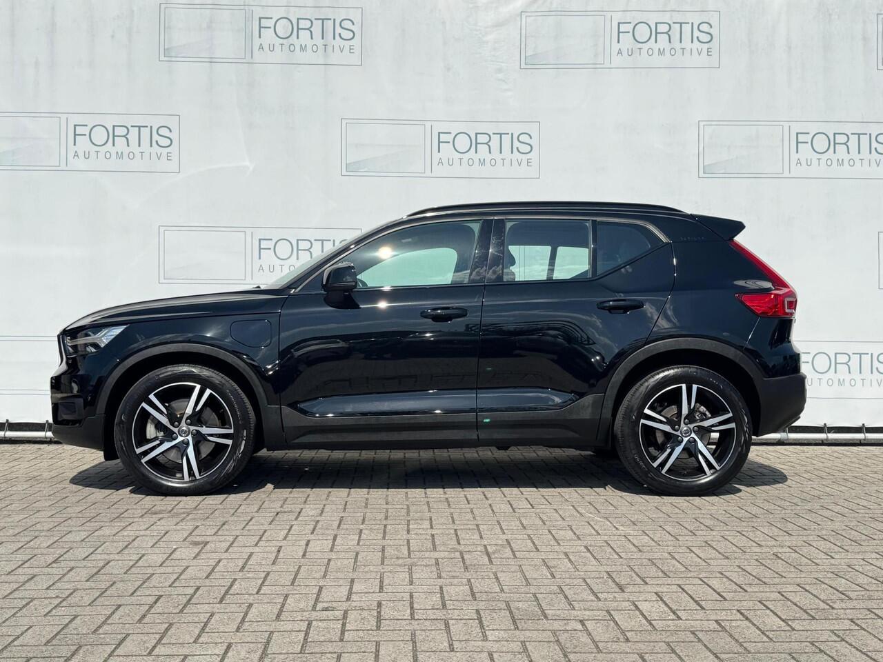 Volvo XC40 1.5 T4 Recharge R-Design Expression NL AUTO | CAMERA | PANO |