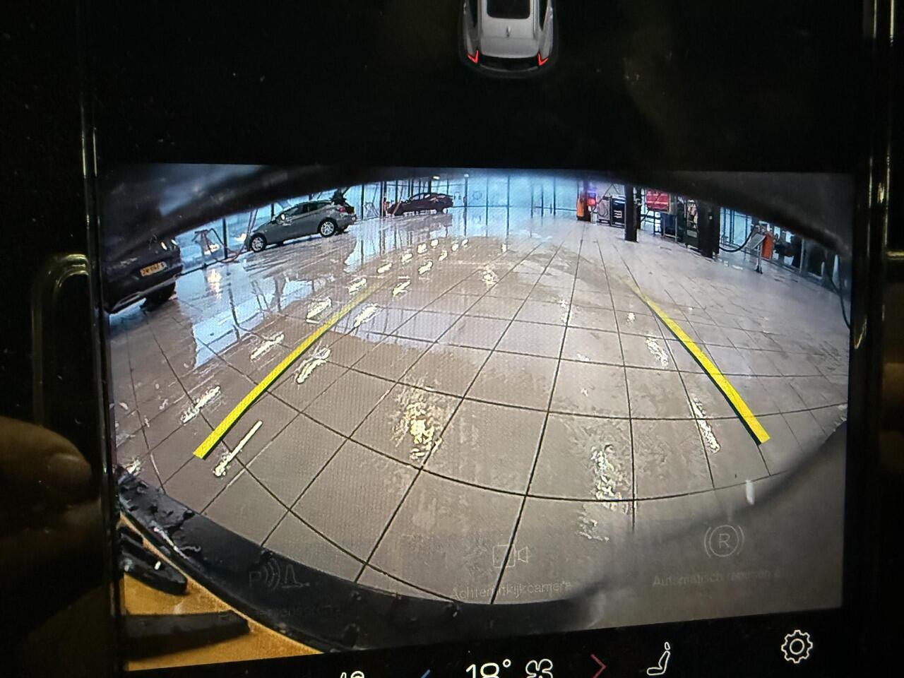 Volvo XC40 Recharge Plus 20 inch Park Assist Pack/ 91 % Soh/Met 2 jaar APK en Beurt