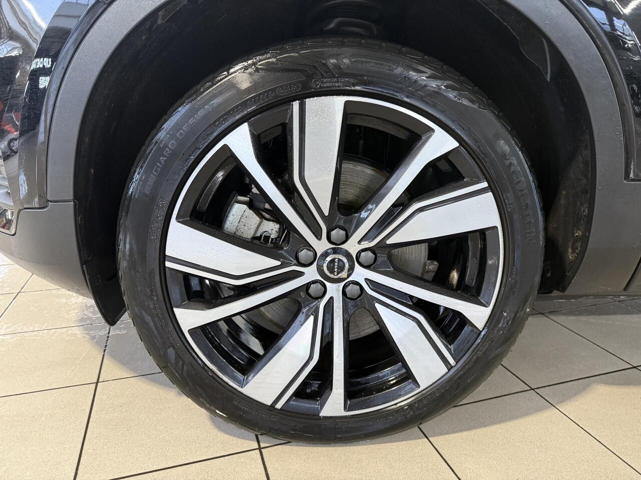 Volvo XC40 Recharge Plus 20 inch Park Assist Pack/ 91 % Soh/Met 2 jaar APK en Beurt