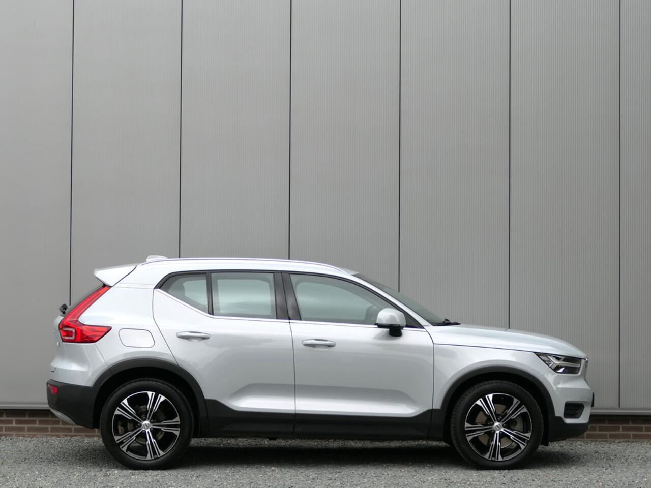 Volvo XC40 1.5 T4 Recharge Inscription 12 MND garantie Leer / Keyless Entry