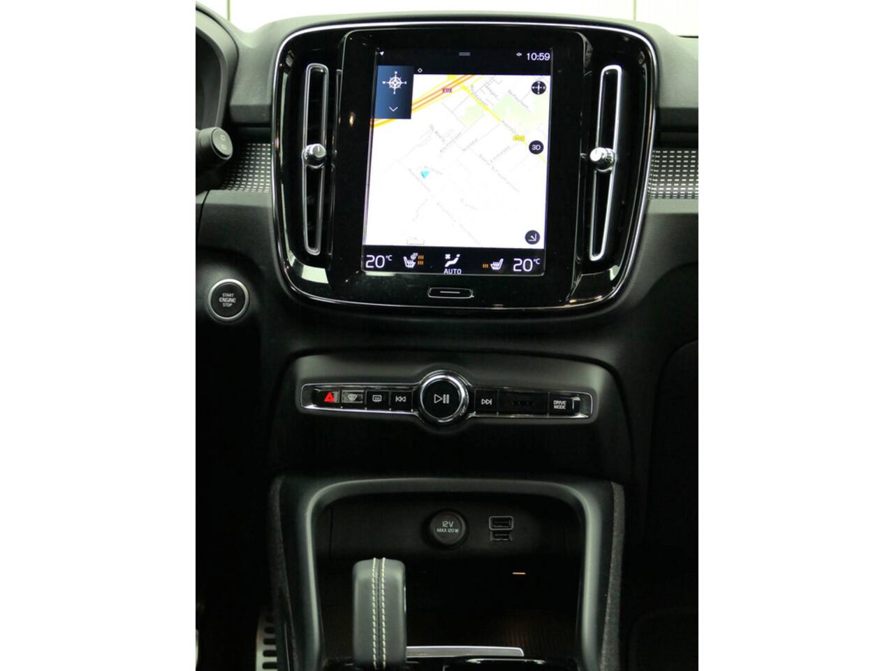 Volvo XC40 1.5 T2 AUT R-Design Camera / pilot assist / Stuurverwarming