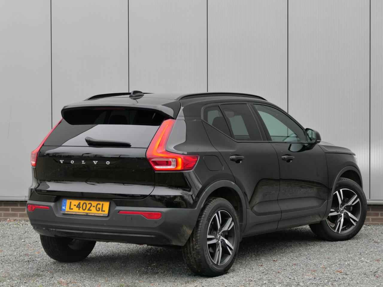 Volvo XC40 1.5 T2 AUT R-Design Camera / pilot assist / Stuurverwarming