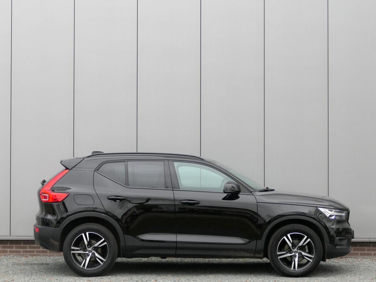 Volvo XC40 1.5 T2 AUT R-Design Camera / pilot assist / Stuurverwarming