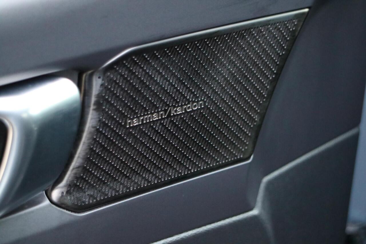 Volvo XC40 1.5 T5 Recharge R-Design | PHEV | Trekhaak! |Camera | Harman Kardon |