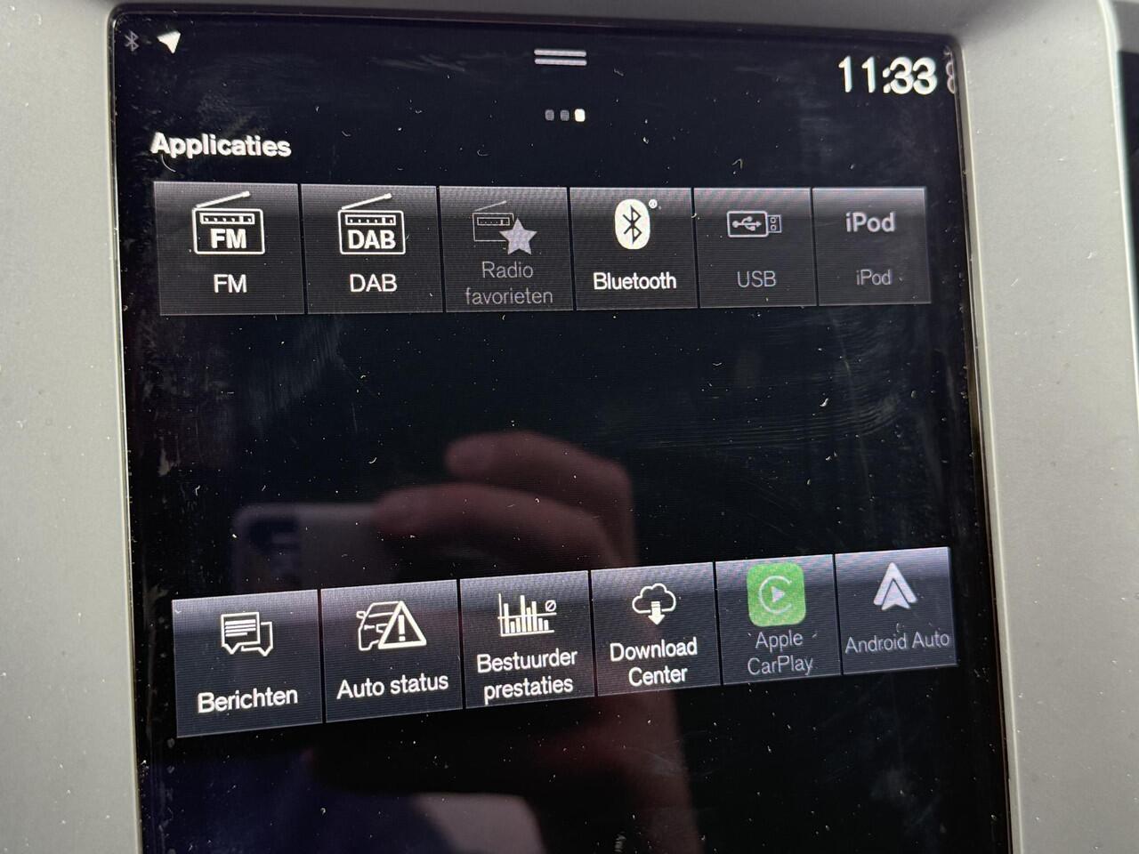 Volvo XC40 1.5 T2 Momentum Core | Camera | Parkeersensoren voor + Achter | Navigatie | On Call | Carplay | Regensensor |