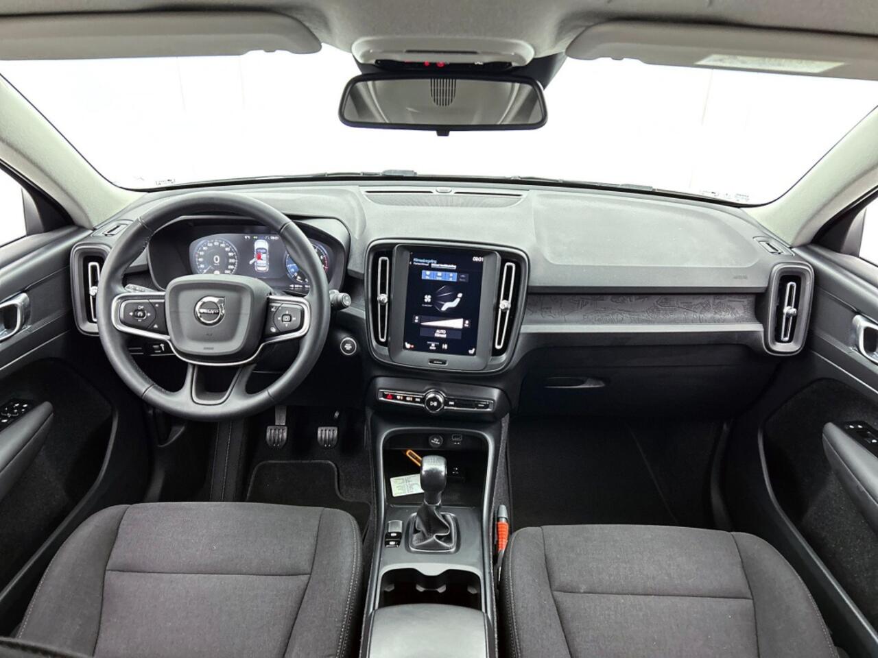 Volvo XC40 1.5 T2 Momentum Core | Rijklaar | Stoelverwarming | Navigatie |