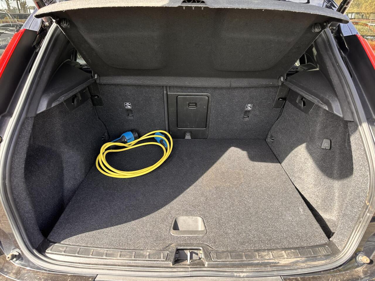 Volvo XC40 1.5 T5 Recharge Inscription | Leder | Trekhaak 1800kg | LED | Camera | (occasion)