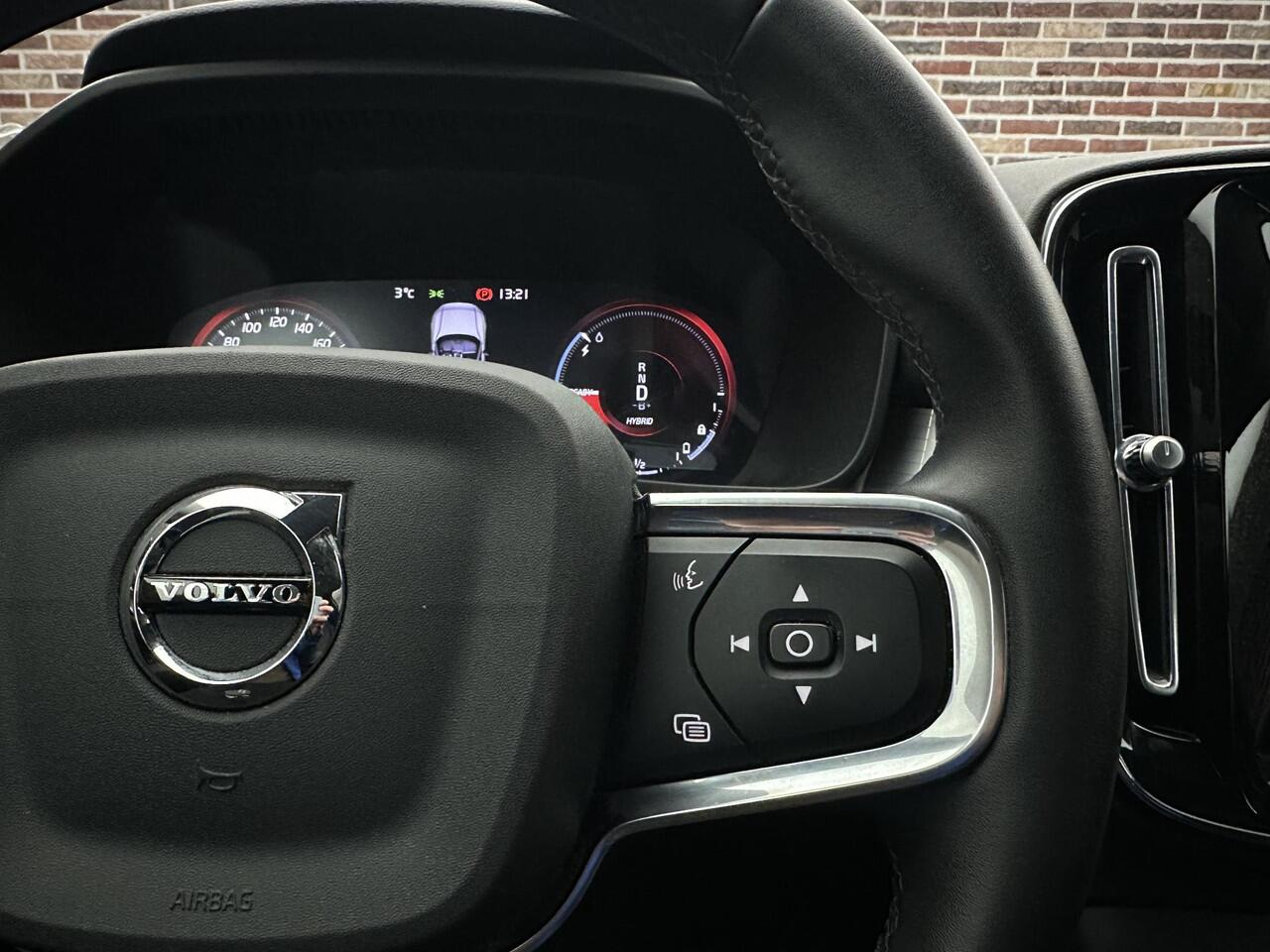 Volvo XC40 1.5 T4 Recharge Inscription Expression Automaat Cruise Control Navi