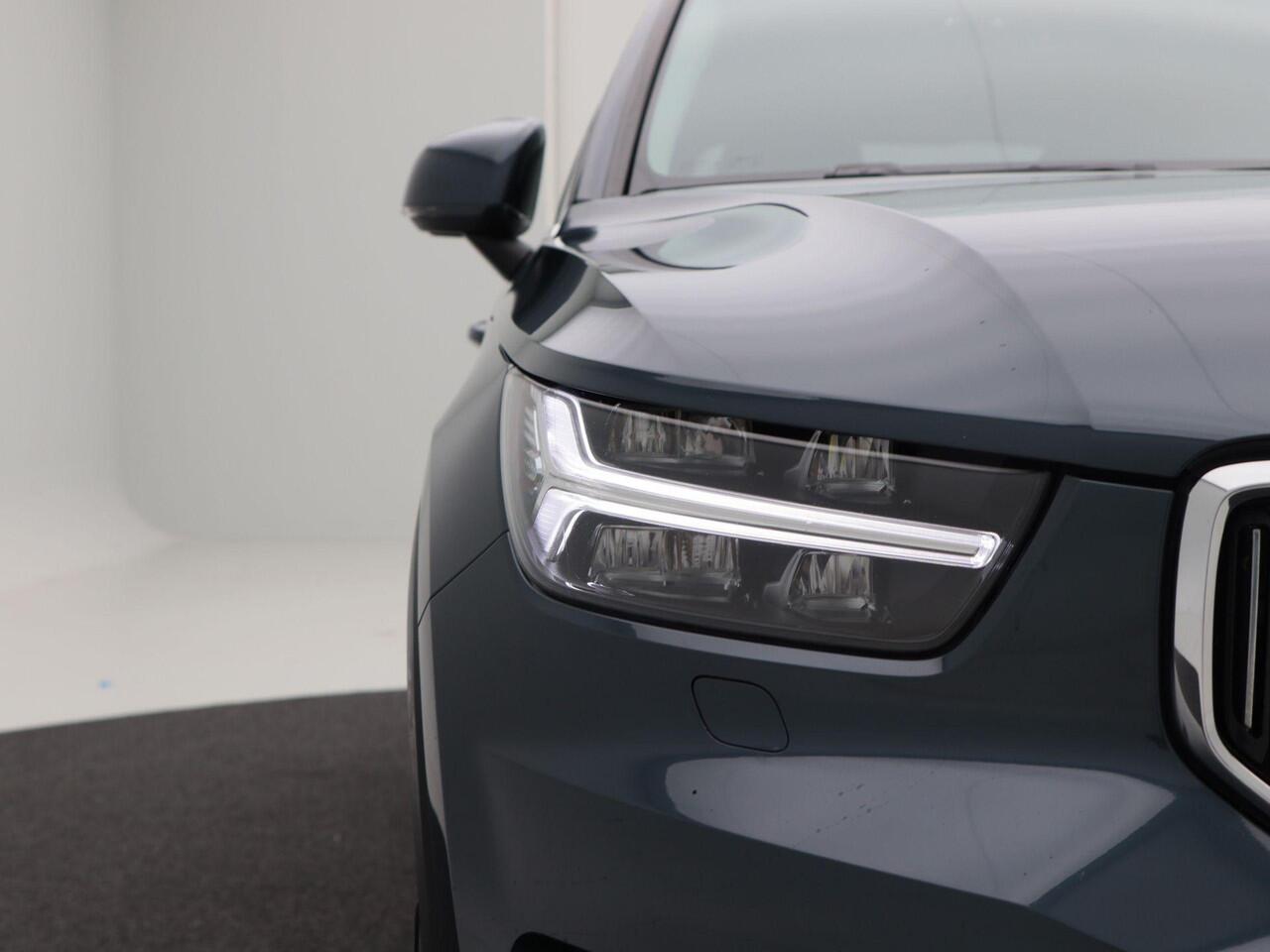 Volvo XC40 1.5 T5 Recharge Inscription 263 Pk | Harman/Kardon | Trekhaak Elektrisch | Stoel- & Stuurverwarming | Virtual Cockpit | Camera | LED | 19 Inch