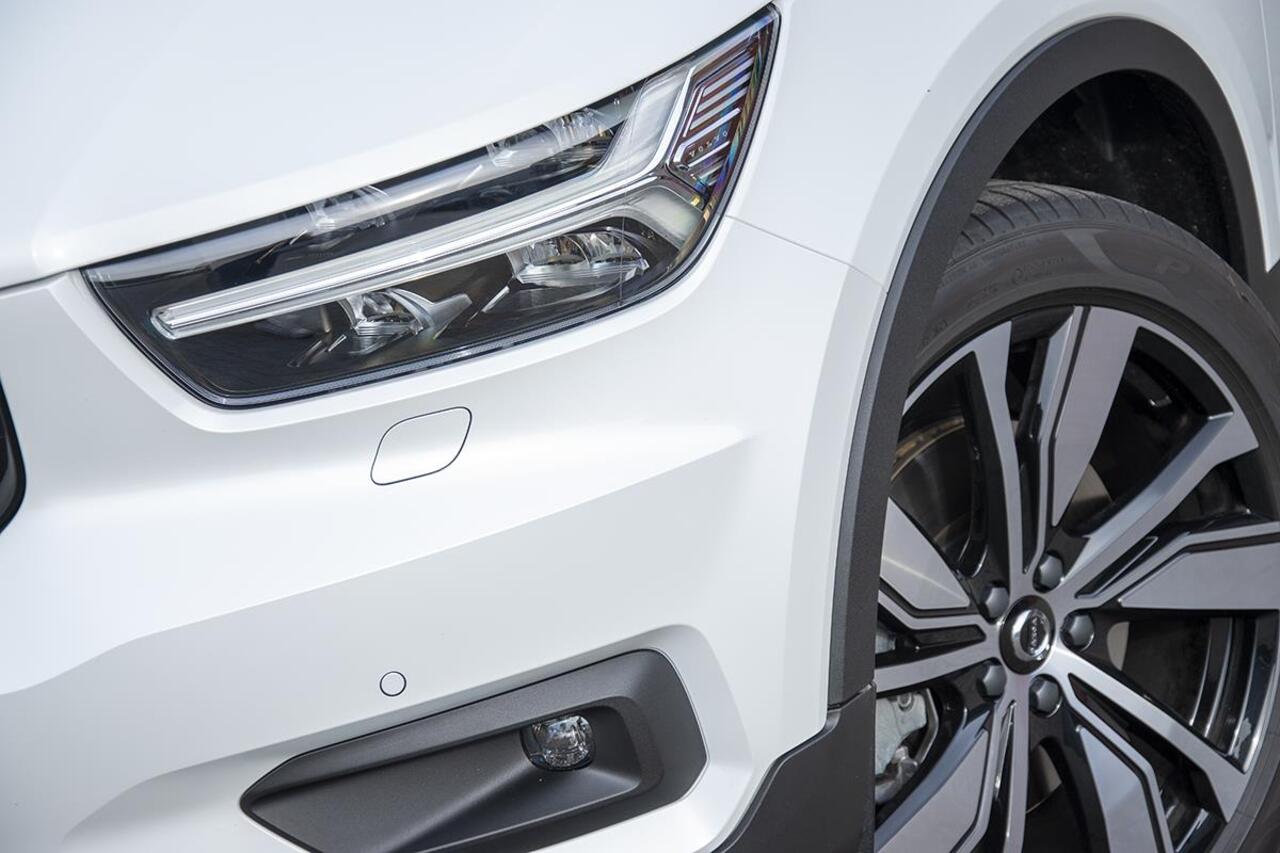 Volvo XC40 1.5 T5 RECHARGE R-DESIGN / TREKHAAK / LAGE KMST