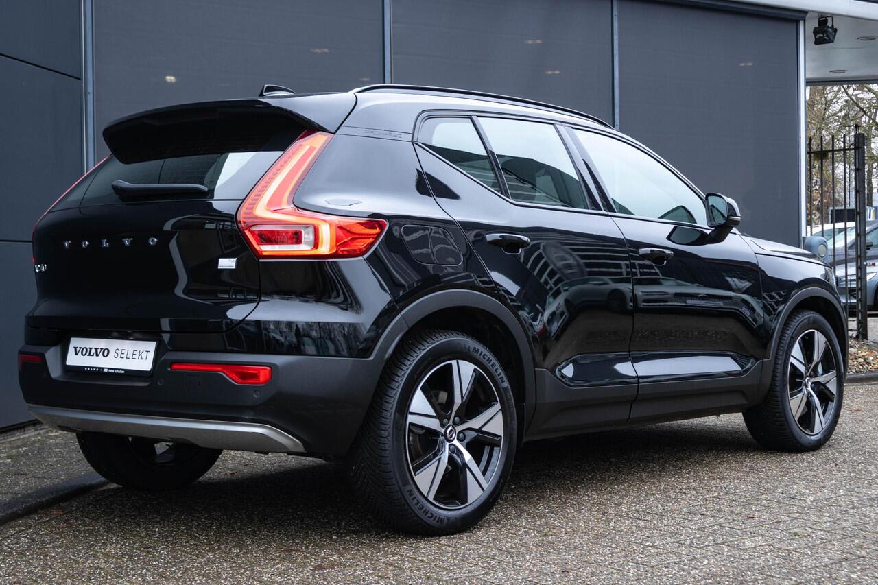 Volvo XC40 T4 Recharge R-Design | Fullmap Navigatie | All Season Banden | Elektrisch verstelbare voorstoelen | Parkeercamera | Adaptieve Cruise control | Verwarmbare voorstoelen en Stuurwiel |