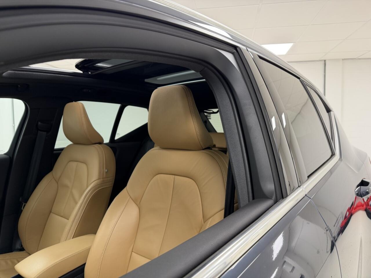 Volvo XC40 1.5 T5 Rech. Inscription | Trekhaak | Panoramadak | Leer |