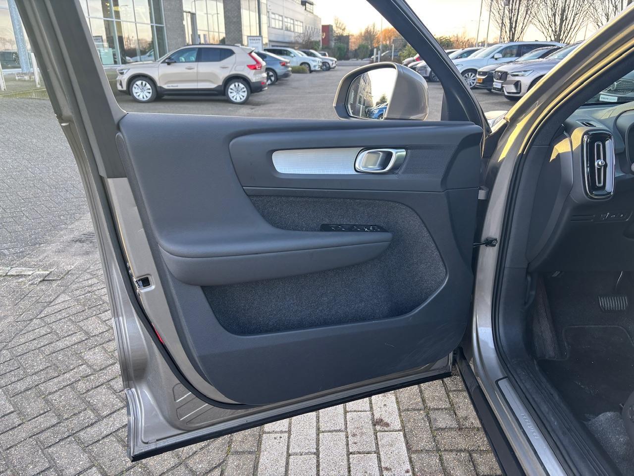 Volvo XC40 T4 Recharge Inscription Expression | Automaat