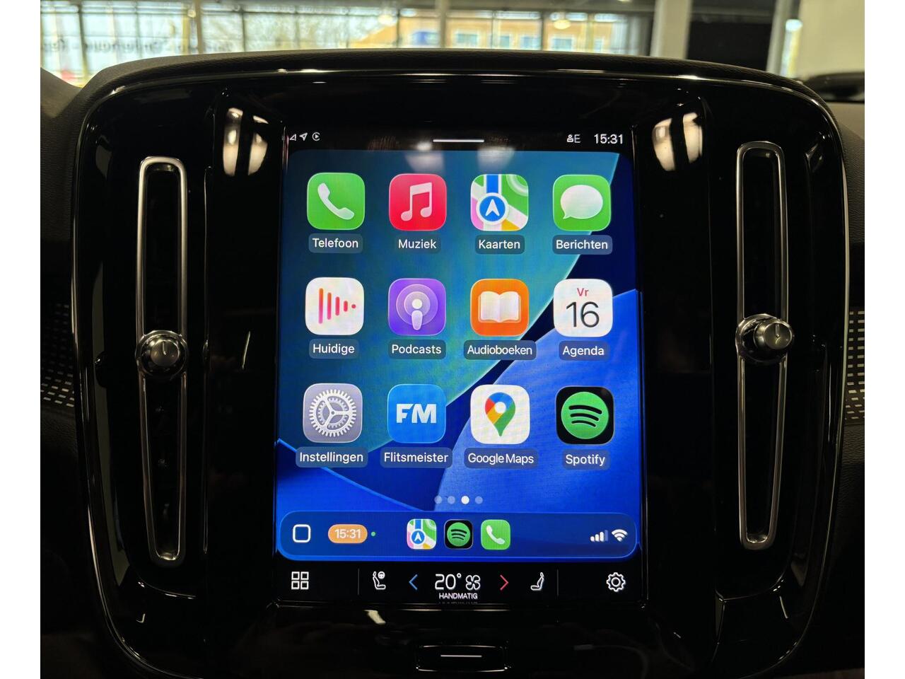 Volvo XC40 Recharge P8 408 PK AWD R-Design ? Pano ? Leder ? Warmtepomp