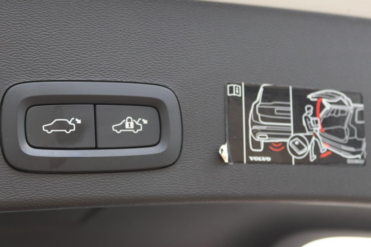 Volvo XC40 Inscription Expression Recharge Plug-In Hybrid 2WD