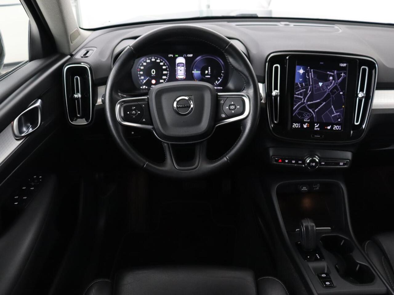 Volvo XC40 1.5 T4 Recharge R Design Expression | Trekhaak | Leder | Stoel & stuurverwarming | Camera | Carplay | Adaptive cruise | Full LED | Navigatie | PHEV | Plug In