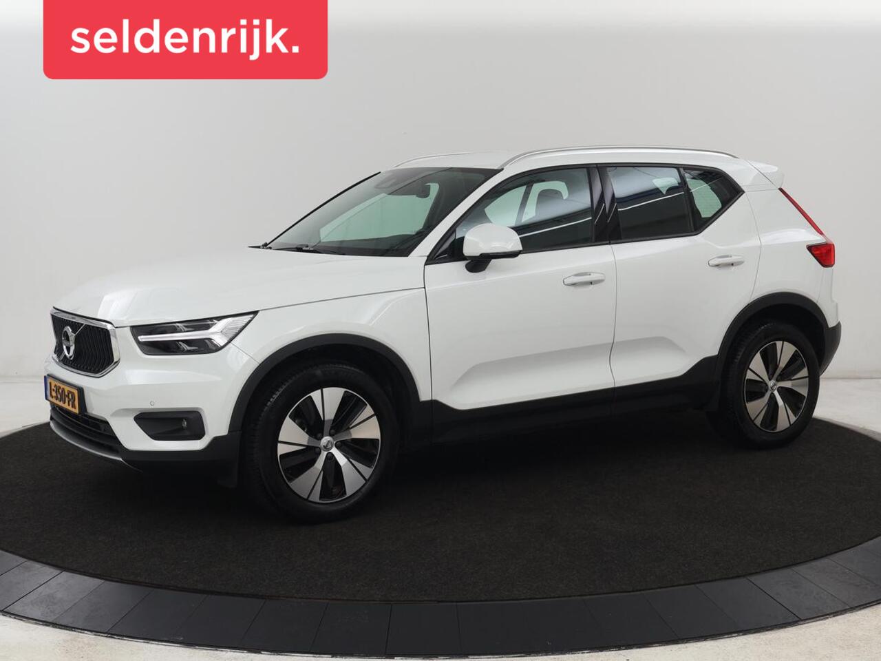 Volvo XC40 1.5 T2 Business Pro | Trekhaak | Camera | Carplay | Adaptive cruise | Keyless | Full LED | Navigatie | Parkeerhulp | Digital Cockpit | Climate control | Bluetooth