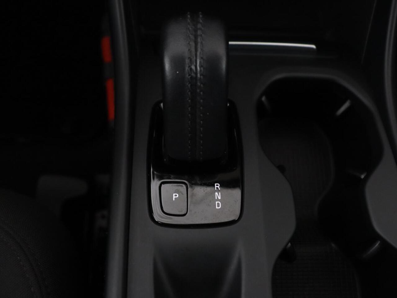 Volvo XC40 1.5 T2 Business Pro | Trekhaak | Camera | Carplay | Adaptive cruise | Keyless | Full LED | Navigatie | Parkeerhulp | Digital Cockpit | Climate control | Bluetooth