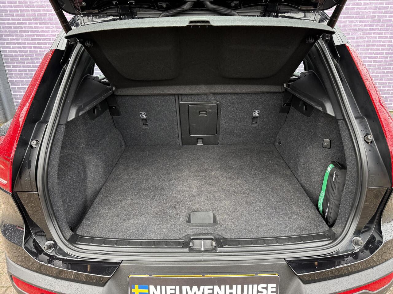 Volvo XC40 1.5 T2 Inscription | Keyless entry/start | 19"lm velgen | Stoel/stuur verwarming | Adaptieve cruise control | Pilot assist | BLIS dodehoekdetectie | Elektrisch bedienbare achterklep | Volvo on Call |