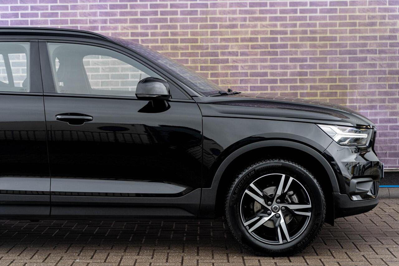 Volvo XC40 1.5 T2 R-Design | Navigatie | Adaptieve Cruise Control | Trekhaak | Dodehoedetectie | LED | Climate Control | Keyless | Park Assist | Zitverlenging