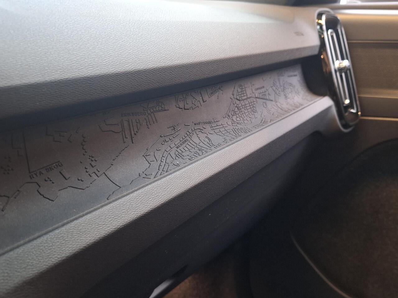 Volvo XC40 1.5 T4 Recharge R-Design Expression | Adaptive CC | Climate | Blindspot | Navi | Camera |