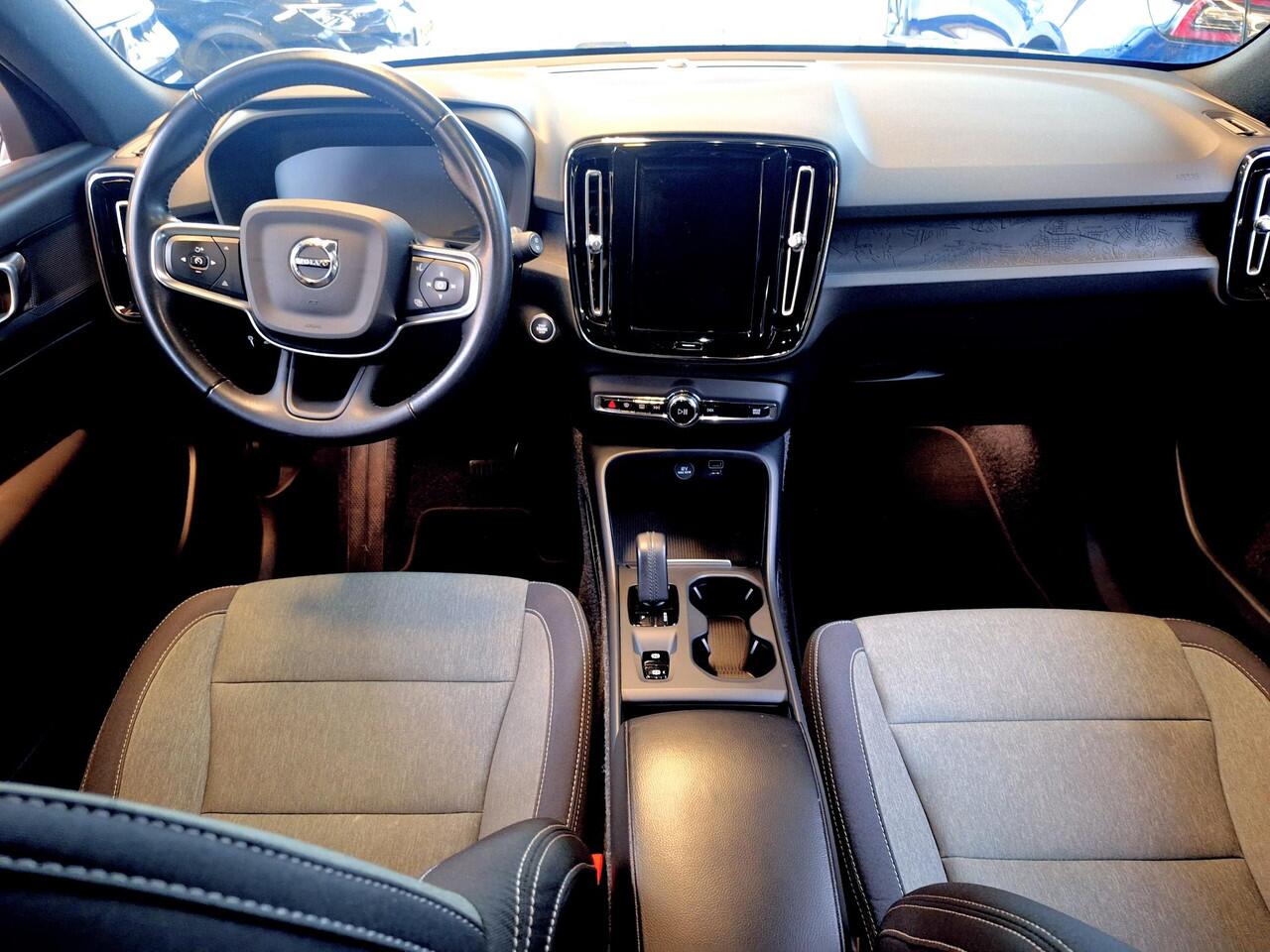 Volvo XC40 1.5 T4 Recharge R-Design Expression | Adaptive CC | Climate | Blindspot | Navi | Camera |