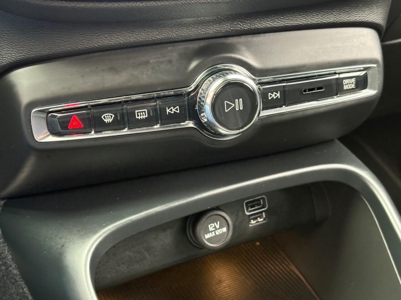 Volvo XC40 2.0 B4 MHEV R-DESIGN 197PK AUT. NAVI CAMERA CARPLAY WINTER-PAKKET EL.STOELEN