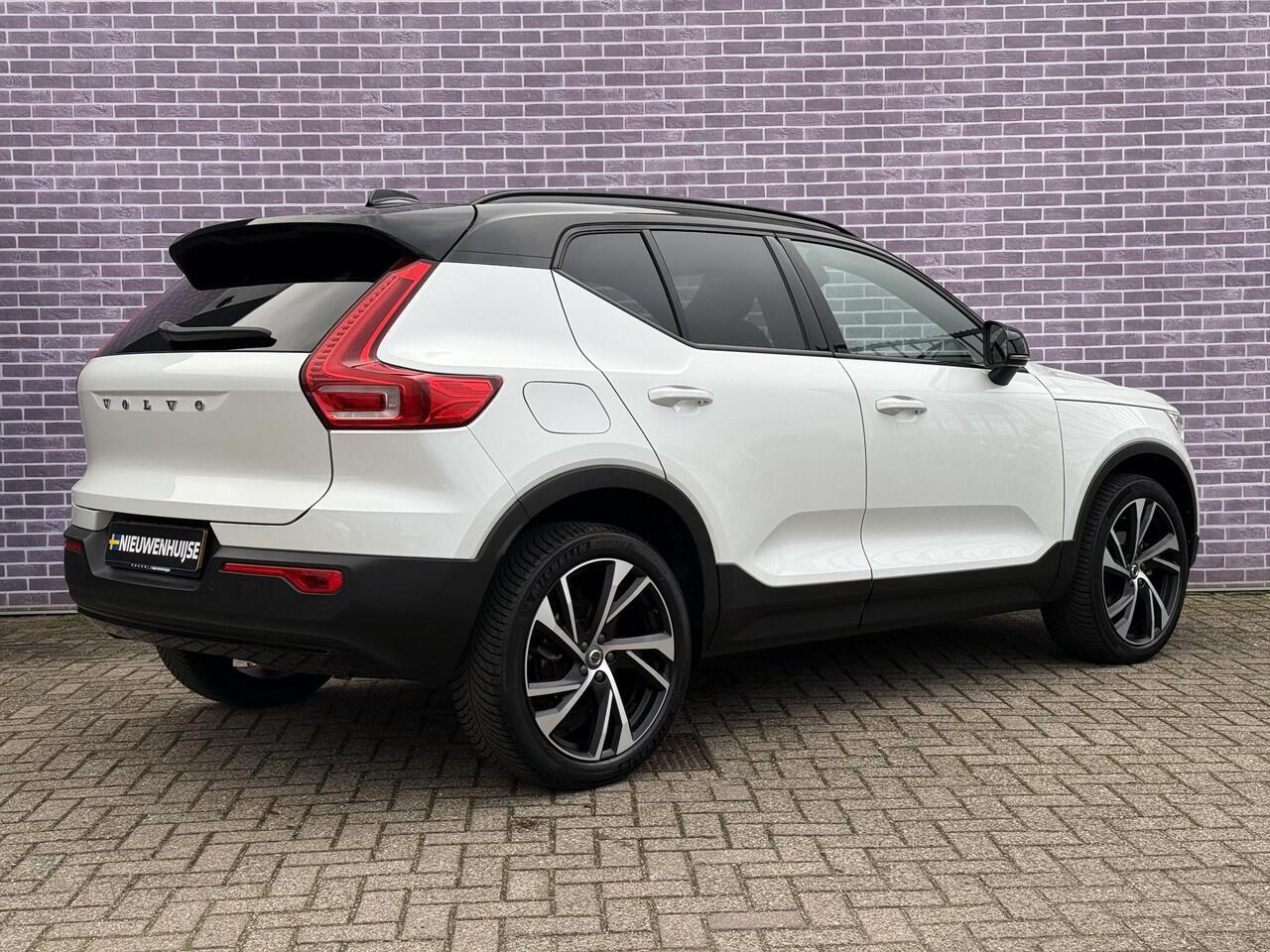 Volvo XC40 1.5 T2 R-Design | Keyless entry/start | Adaptief | BLIS | Stoelverwarming/stuurverwarming | 20"velgen | Extra getint glas | Apple carplay/android auto | Volvo on Call |