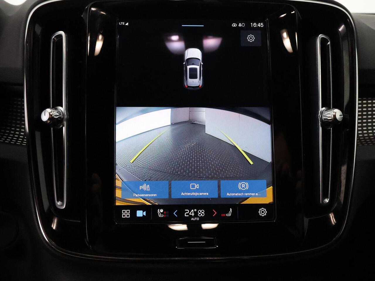 Volvo XC40 Recharge Core SOH 92% | Apple Carplay & AndroidAUTO | Dwarsstangen | Elektrische kofferklep | Camera |