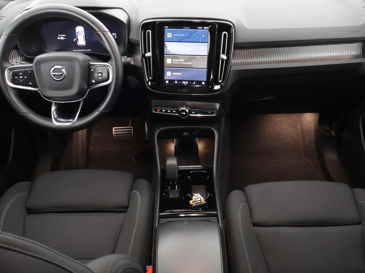 Volvo XC40 Recharge Core SOH 92% | Apple Carplay & AndroidAUTO | Dwarsstangen | Elektrische kofferklep | Camera |